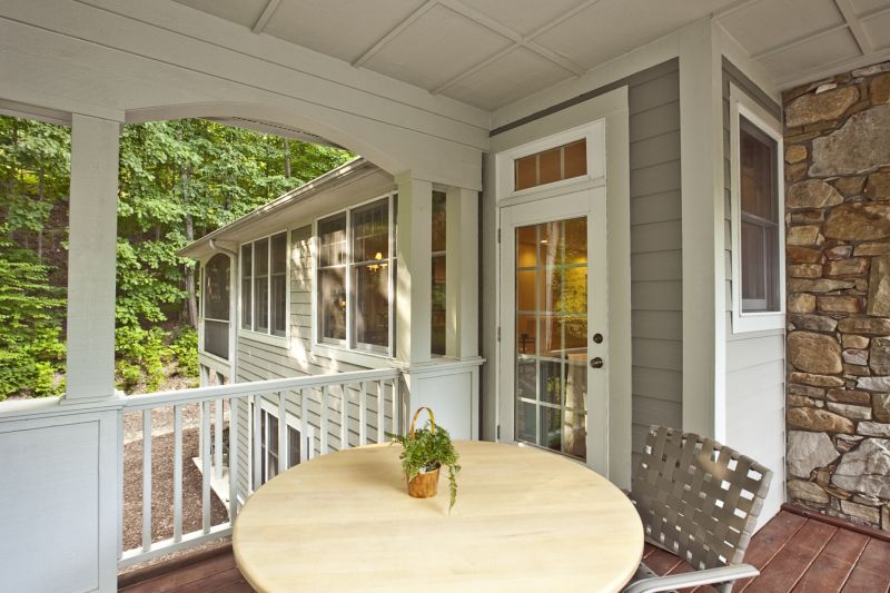 Enclosed Porch Construction in Seattle, WA
